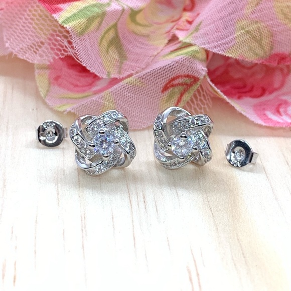 🌟 Sterling Silver CZ Stud Earrings - Picture 4 of 5